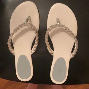 Nine West bridal silver flip flop. Size 11. Worn once